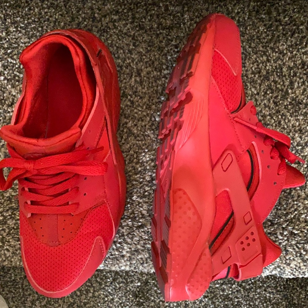 Nike Air running shoe, almost new.